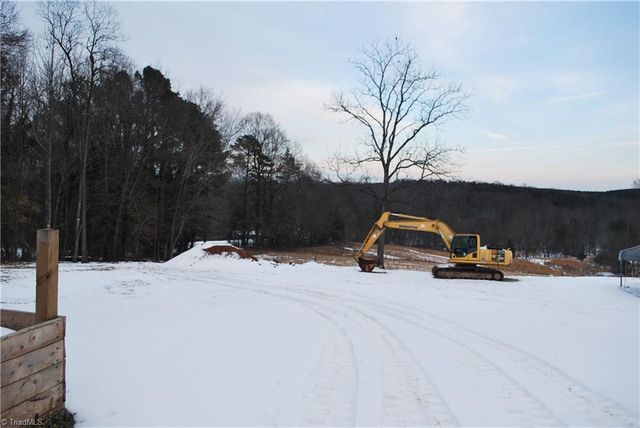 3245 Arnold Road, Hamptonville, NC 27020