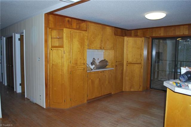 3245 Arnold Road, Hamptonville, NC 27020