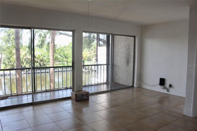 9101 TUDOR DRIVE F206, Tampa, FL 33615