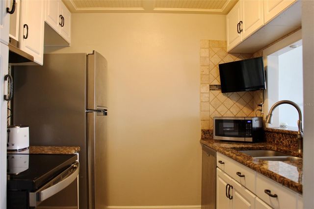 9101 TUDOR DRIVE F206, Tampa, FL 33615
