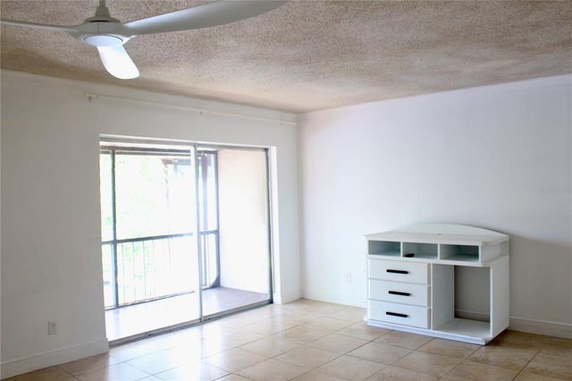 9101 TUDOR DRIVE F206, Tampa, FL 33615