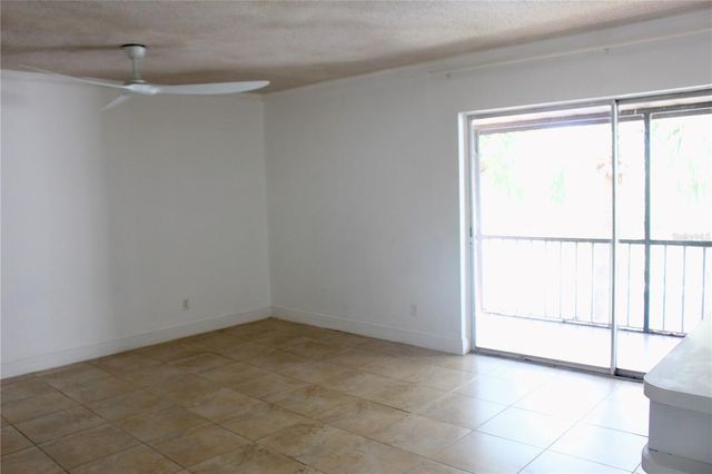 9101 TUDOR DRIVE F206, Tampa, FL 33615