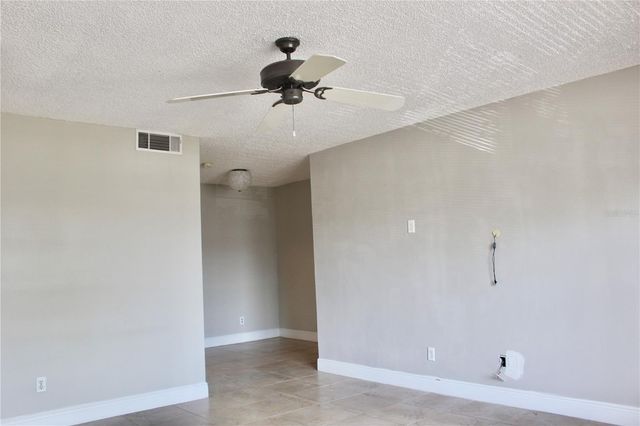 9101 TUDOR DRIVE F206, Tampa, FL 33615