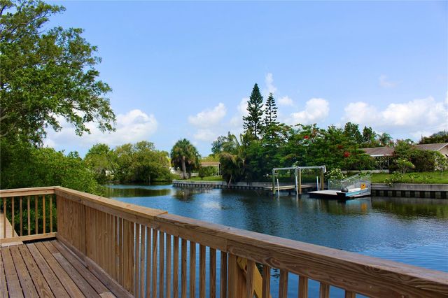 9101 TUDOR DRIVE F206, Tampa, FL 33615