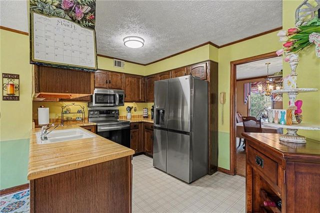 777 Saybrook Circle NW, Lilburn, GA 30047