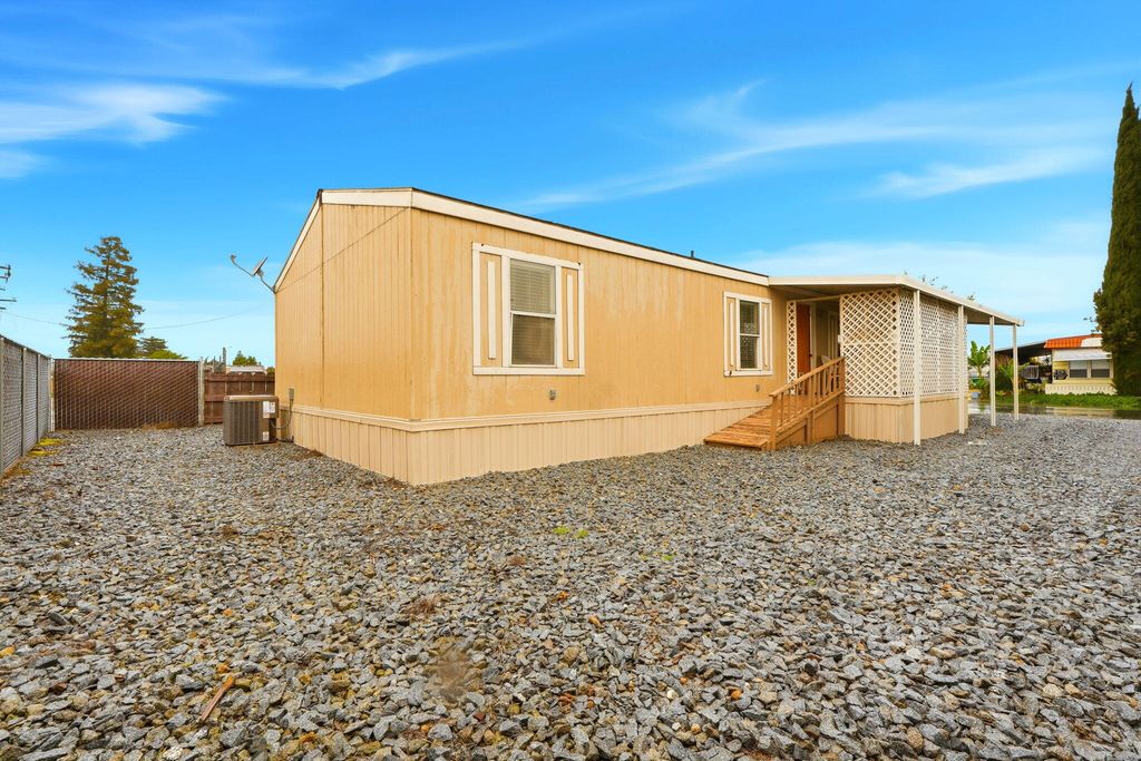 314 N Albert Avenue 1, Exeter, CA 93221