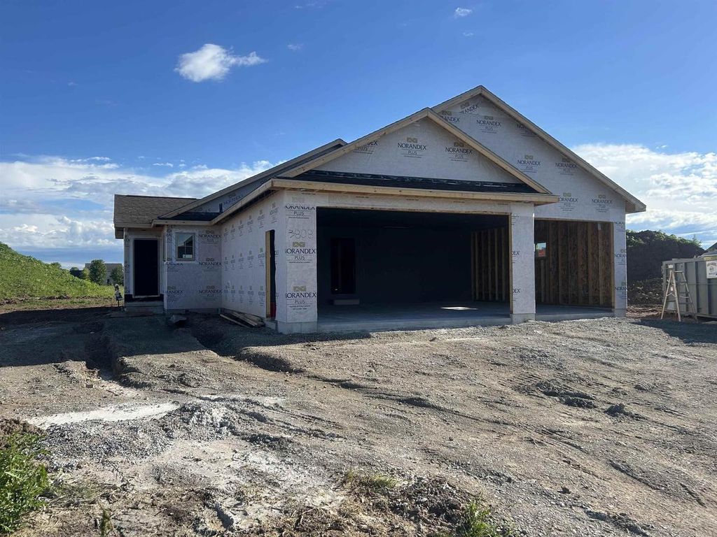 3808 E CALLALILLY LANE, Appleton, WI 54913