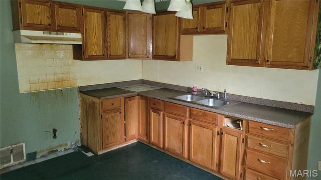 7069 Idlewild Avenue, Jennings, MO 63136