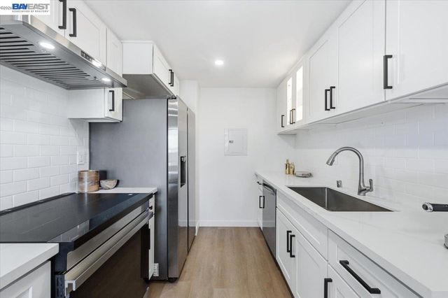 25164 COPA DEL ORO DR 201, Hayward, CA 94545