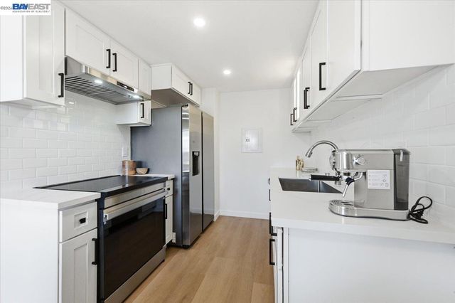 25164 COPA DEL ORO DR 201, Hayward, CA 94545