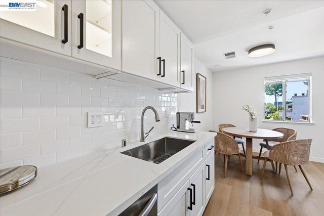 25164 COPA DEL ORO DR 201, Hayward, CA 94545