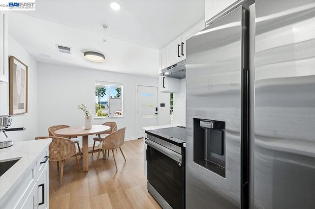 25164 COPA DEL ORO DR 201, Hayward, CA 94545