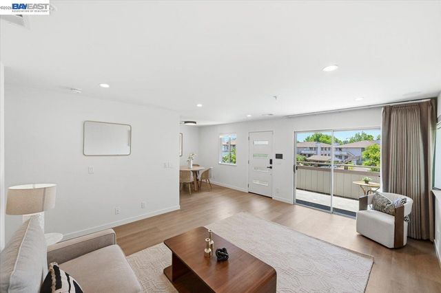 25164 COPA DEL ORO DR 201, Hayward, CA 94545