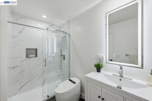 25164 COPA DEL ORO DR 201, Hayward, CA 94545