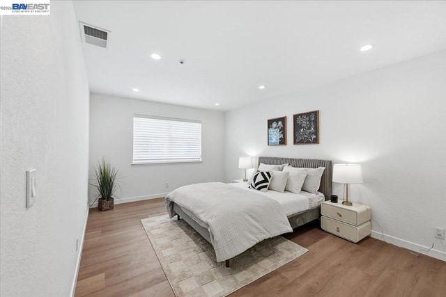 25164 COPA DEL ORO DR 201, Hayward, CA 94545