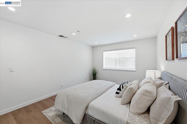 25164 COPA DEL ORO DR 201, Hayward, CA 94545