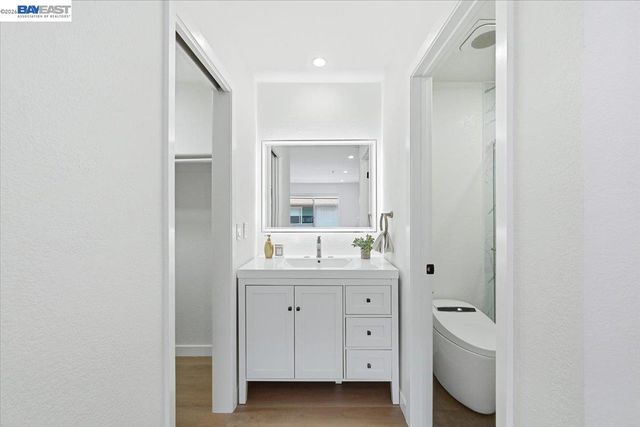 25164 COPA DEL ORO DR 201, Hayward, CA 94545