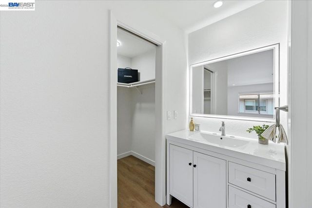 25164 COPA DEL ORO DR 201, Hayward, CA 94545