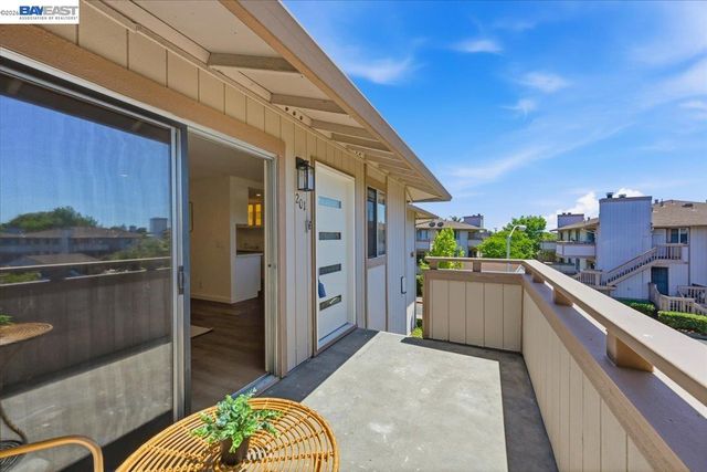 25164 COPA DEL ORO DR 201, Hayward, CA 94545