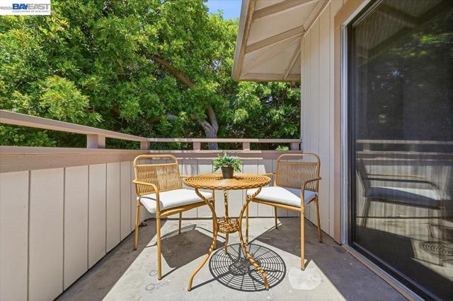 25164 COPA DEL ORO DR 201, Hayward, CA 94545