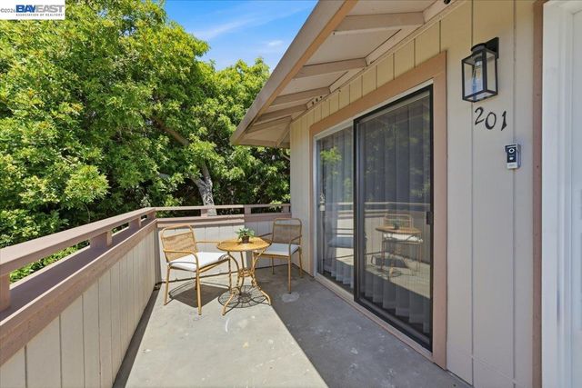 25164 COPA DEL ORO DR 201, Hayward, CA 94545