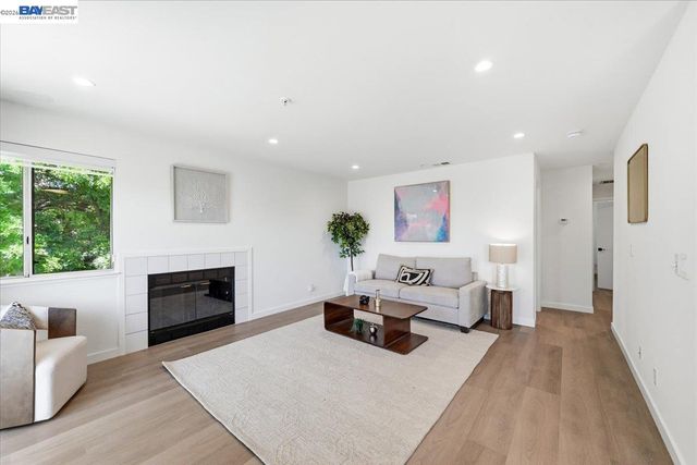 25164 COPA DEL ORO DR 201, Hayward, CA 94545