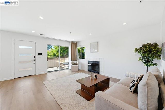 25164 COPA DEL ORO DR 201, Hayward, CA 94545