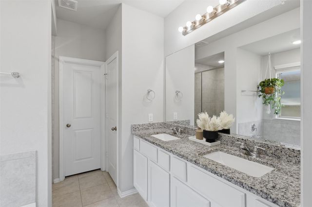 15718 Highlands Cove Drive, Humble, TX 77346