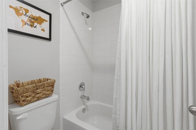 15718 Highlands Cove Drive, Humble, TX 77346