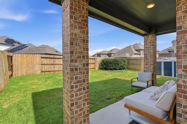 15718 Highlands Cove Drive, Humble, TX 77346