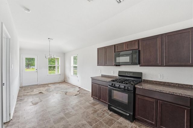 1634 Road 5102, Cleveland, TX 77327