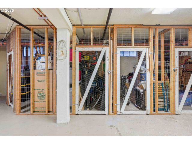 2250 Ne FLANDERS St 3, Portland, OR 97232