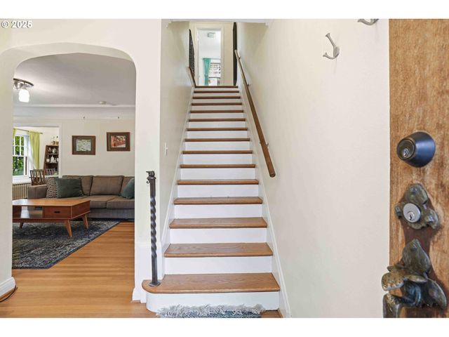 2250 Ne FLANDERS St 3, Portland, OR 97232