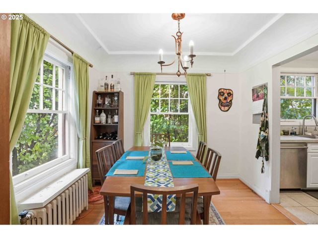 2250 Ne FLANDERS St 3, Portland, OR 97232