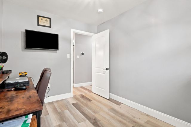 14 Pineview Terrace, Brockton, MA 02302