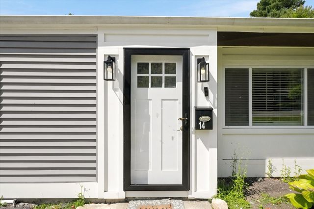 14 Pineview Terrace, Brockton, MA 02302