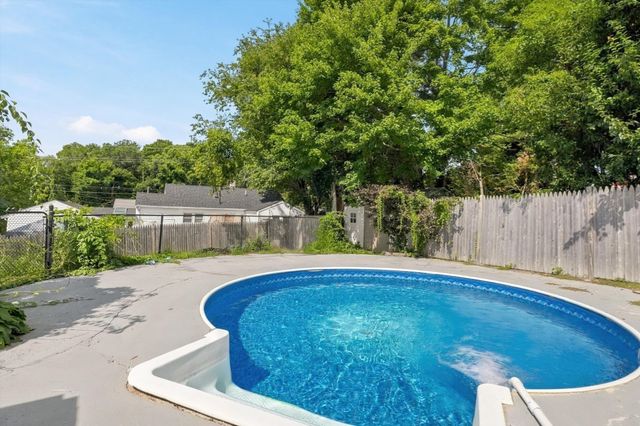 14 Pineview Terrace, Brockton, MA 02302