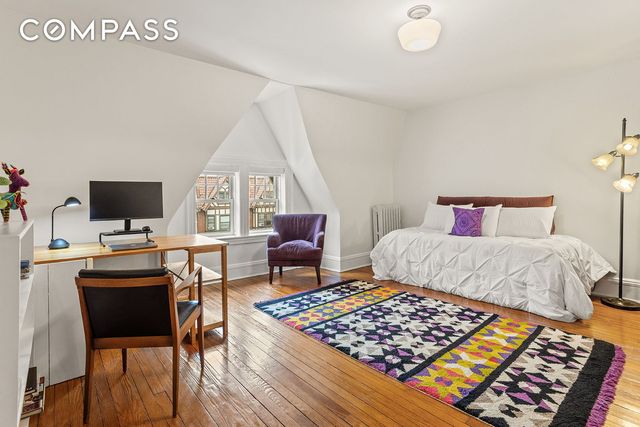 18 Rutland Road, New York City, NY 11225