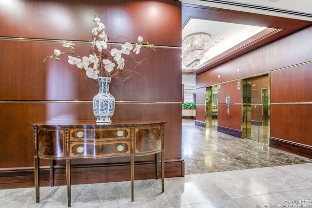 1 Towers Park Ln Apt 711, San Antonio, TX 78209