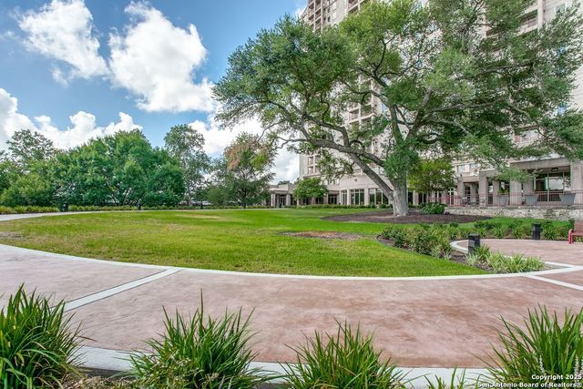 1 Towers Park Ln Apt 711, San Antonio, TX 78209