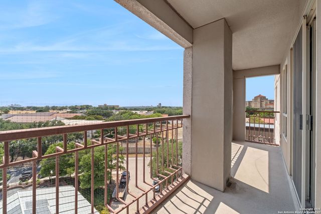 1 Towers Park Ln Apt 711, San Antonio, TX 78209