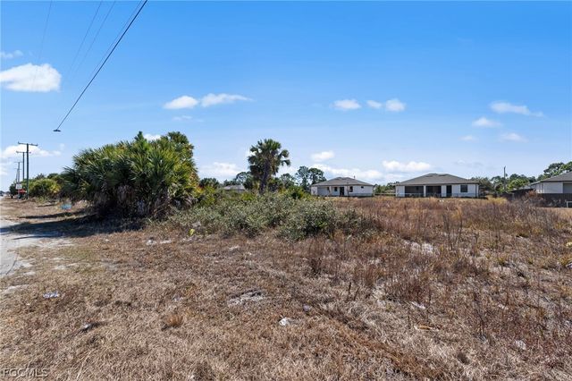 3225 59th ST W, Lehigh Acres, FL 33971