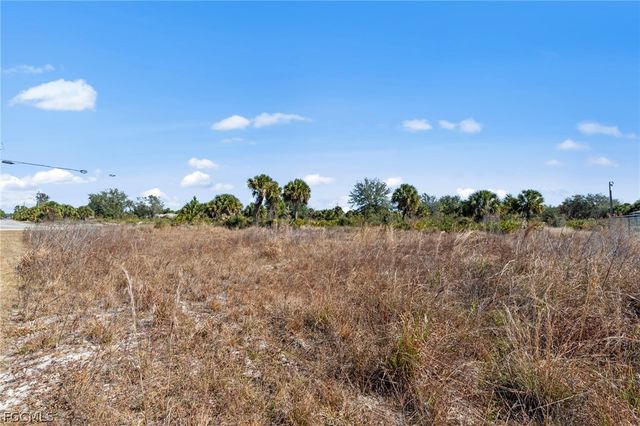 3225 59th ST W, Lehigh Acres, FL 33971