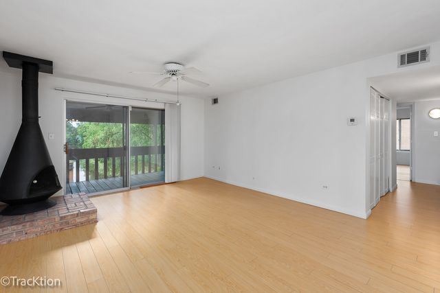 6147 Knoll Wood Court 204, Willowbrook, IL 60527