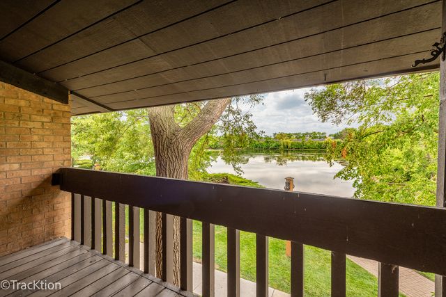 6147 Knoll Wood Court 204, Willowbrook, IL 60527