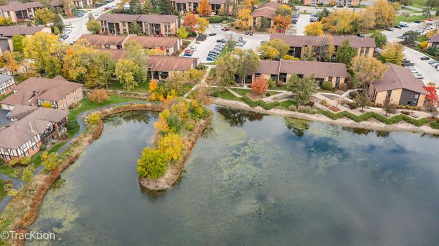 6147 Knoll Wood Court 204, Willowbrook, IL 60527