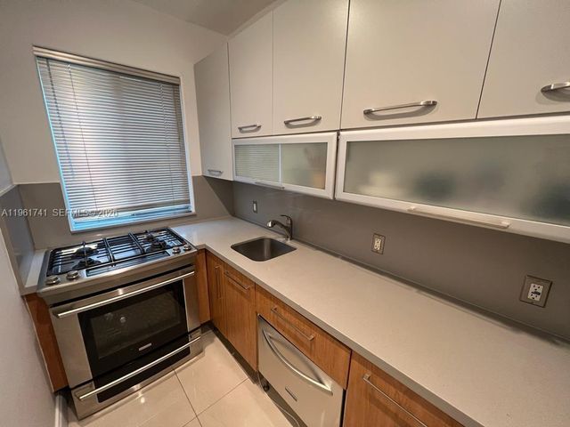 526 15th St 4, Miami Beach, FL 33139