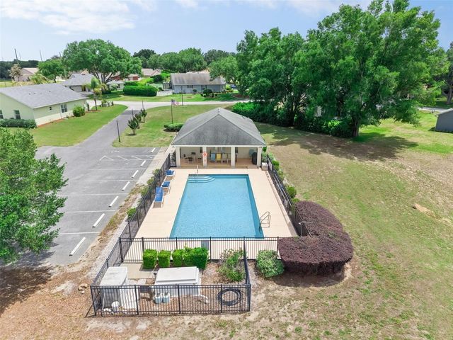 95 FAIRWAY CIRCLE, Umatilla, FL 32784