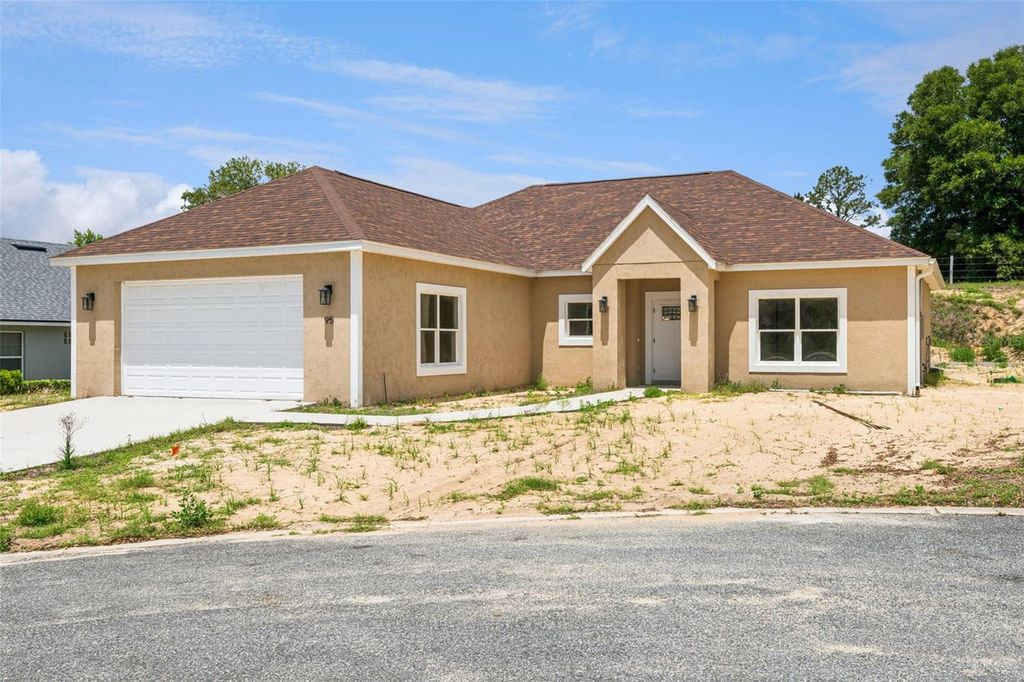 95 FAIRWAY CIRCLE, Umatilla, FL 32784