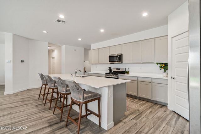 611 W Lexington Street, Vail, AZ 85641
